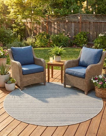 7' 10 x 7' 10 Easy-Clean Ribbon Indoor / Outdoor Round Rug