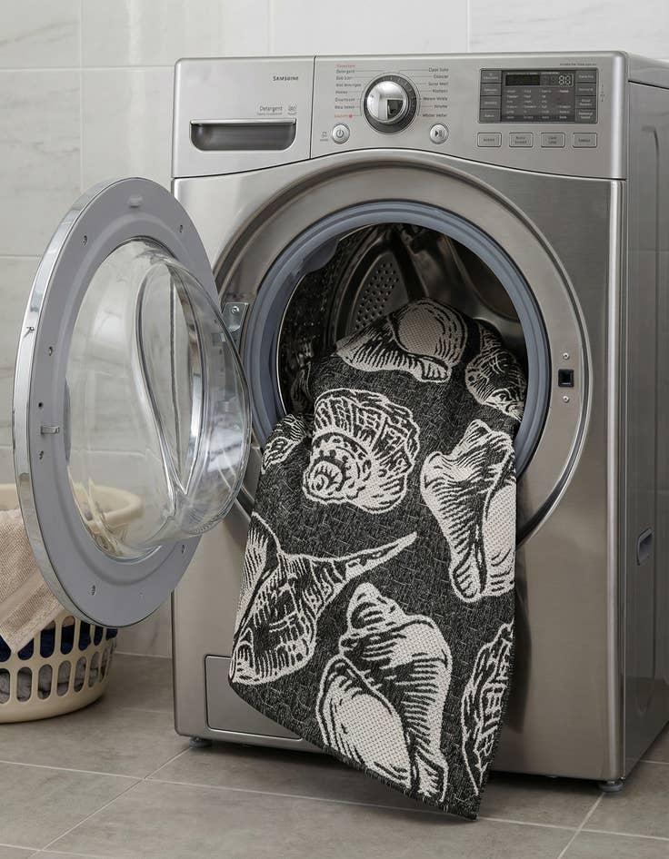 Detail image of 4' x 6'  Washable Coastal Indoor / Outdoor Rug