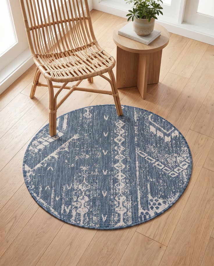 Detail image of 3' x 3' Easy-Clean Bohemian Indoor / Outdoor Round Rug