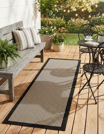 2' 7 x 10' Easy-Clean Border Indoor / Outdoor Runner Rug