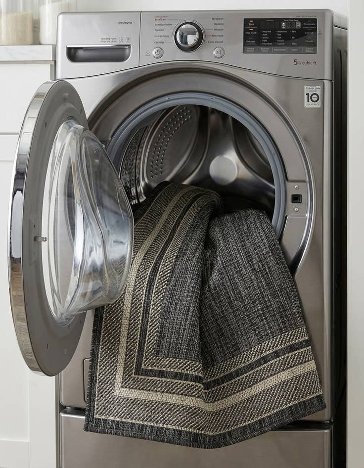 Detail image of 2' x 3' 1  Washable Border Indoor / Outdoor Rug