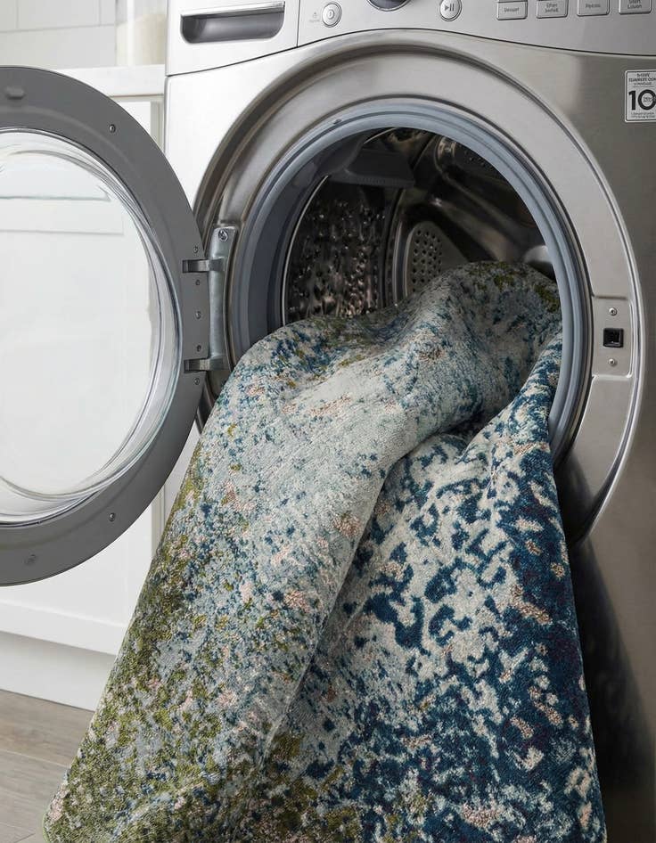 Detail image of 8' x 8'  Washable Casablanca Round Rug