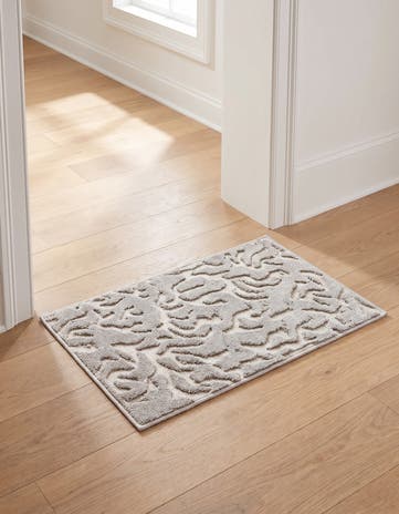 2' x 3' Easy-Clean Sabrina Soto Indoor / Outdoor Rug