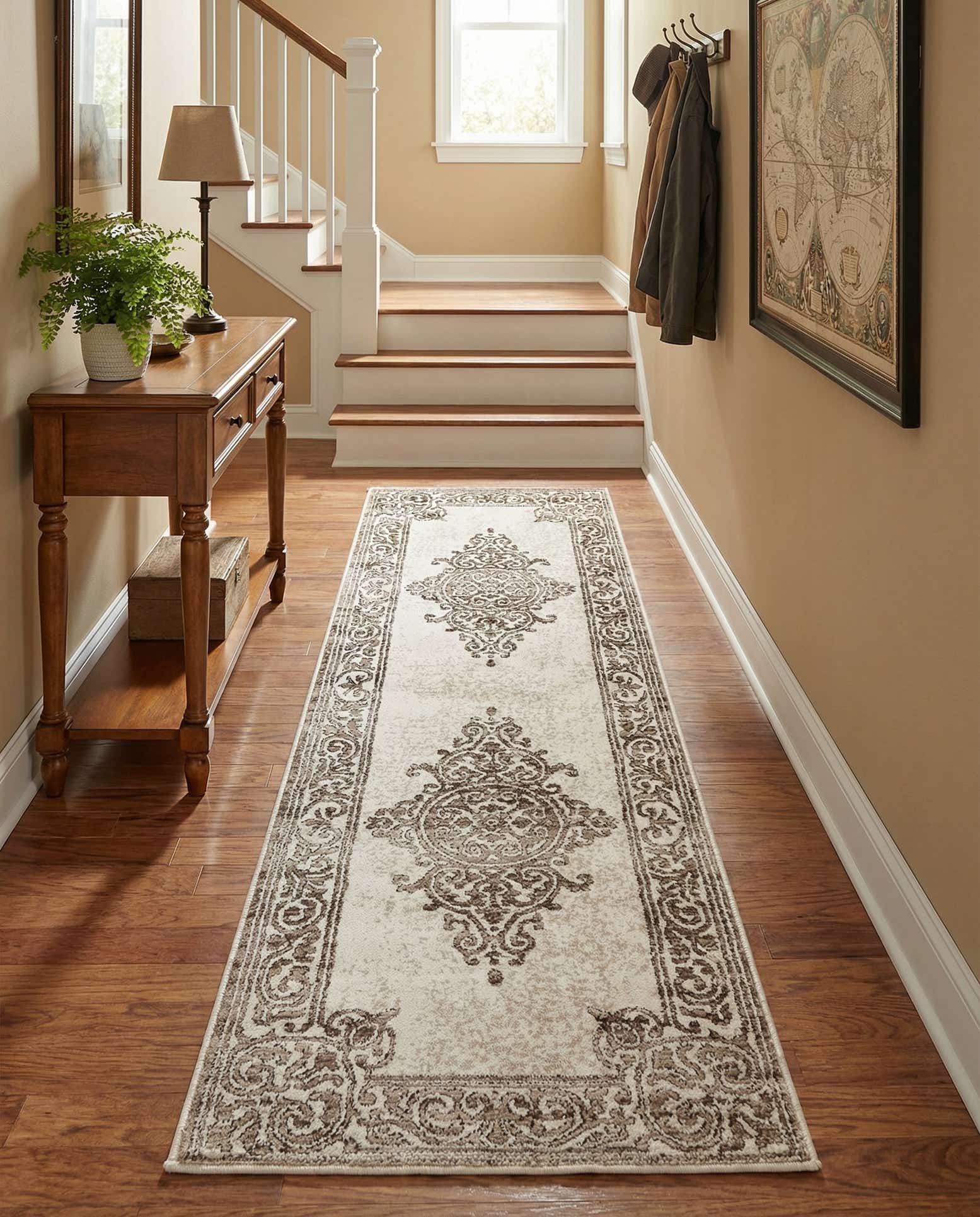 2' x 6' Hermitage Runner Rug