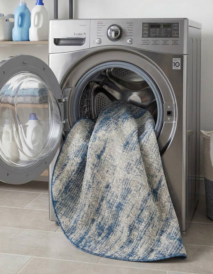 Detail image of 4' x 4'  Washable Modern Indoor / Outdoor Round Rug