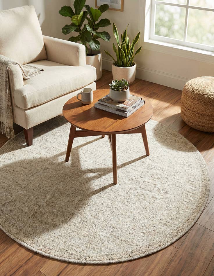 Detail image of 4' x 4'  Washable Aztec Indoor / Outdoor Round Rug