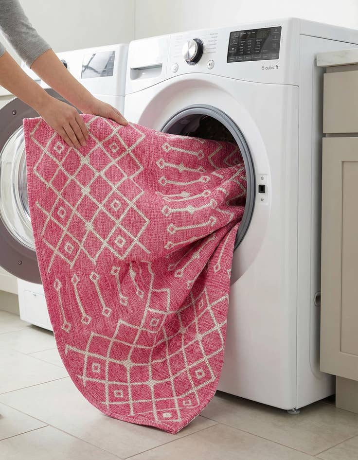 Detail image of 4' x 6'  Washable Trellis Indoor / Outdoor Rug