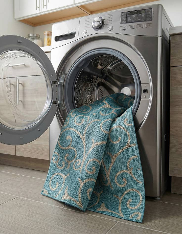 Detail image of 2' x 6'  Washable Botanical Indoor / Outdoor Runner Rug