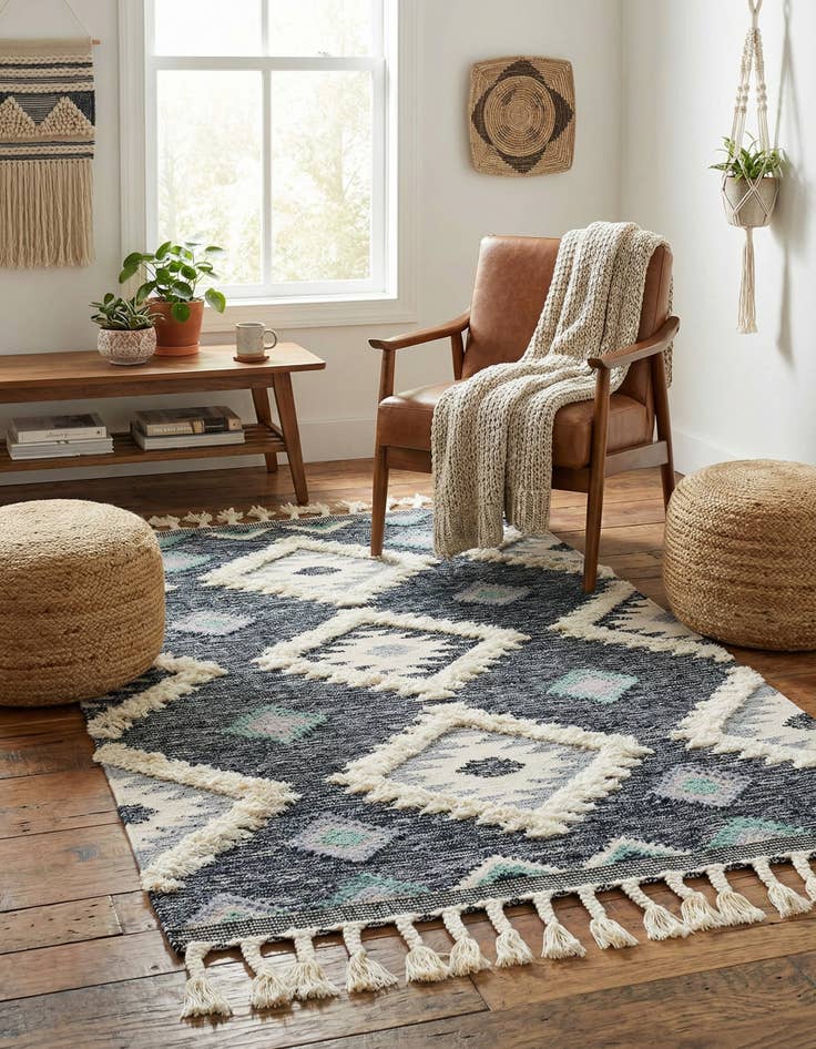 Detail image of  4' 1 x 6' 1  Hand Woven Arizona Wool Rug