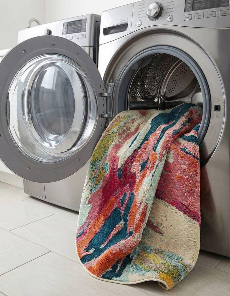 Detail image of 4' x 4'  Washable Casablanca Round Rug