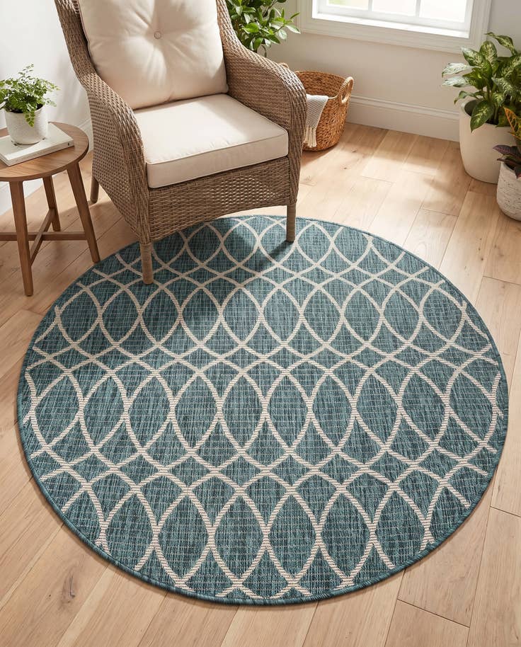 Detail image of 4' x 4' Easy-Clean Trellis Indoor / Outdoor Round Rug