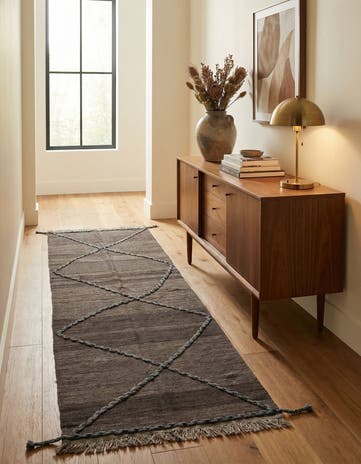 2' 6 x 8' Hand Woven Kilim Modern Wool Runner Rug