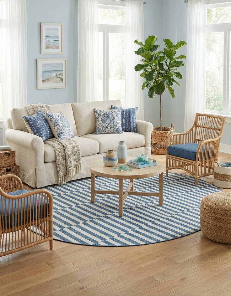 Detail image of 7' 10 x 7' 10  Washable Striped Indoor / Outdoor Round Rug