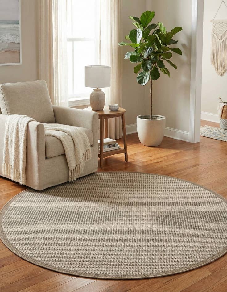 Detail image of 6' x 6'  Washable Border Indoor / Outdoor Round Rug