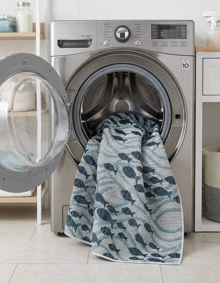 Detail image of 5' 3 x 7'  Washable Coastal Indoor / Outdoor Rug