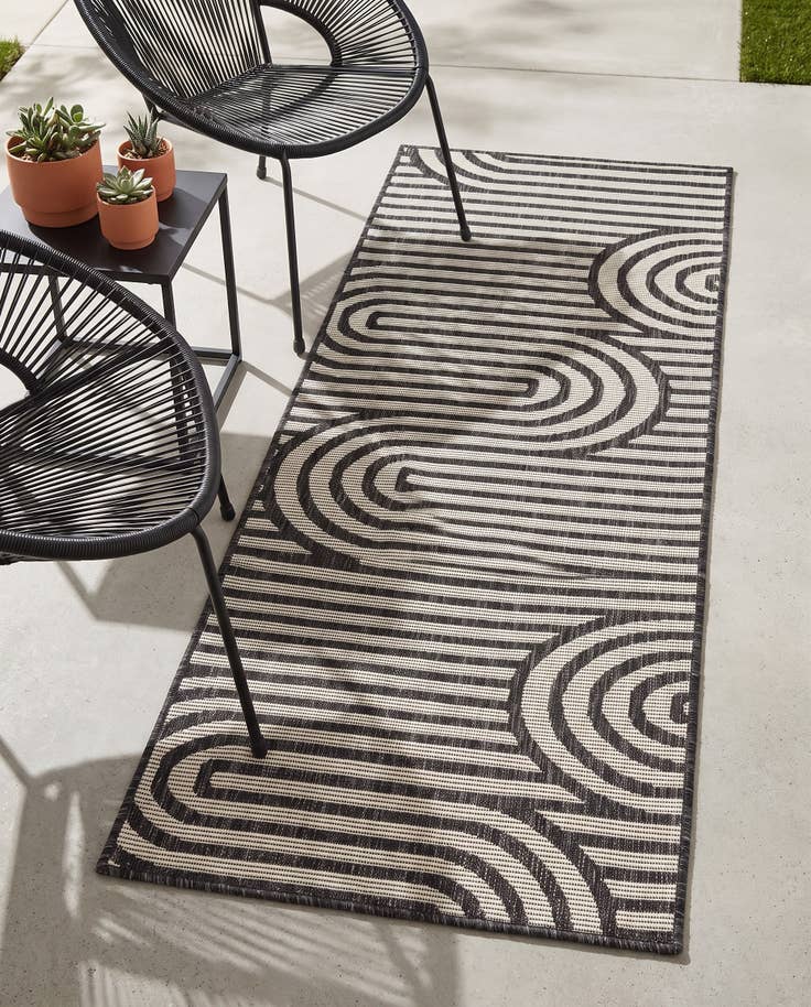 Detail image of 2' x 6' Easy-Clean Modern Indoor / Outdoor Runner Rug