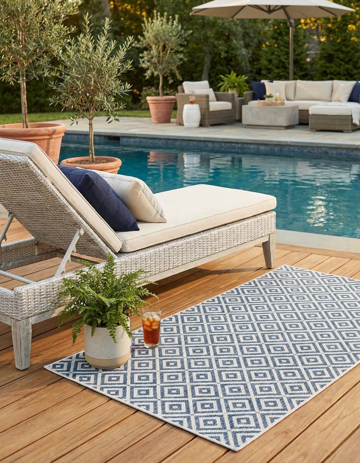 Detail image of 1' 4 x 1' 4  Washable Jill Zarin Costa Rica Indoor / Outdoor Sample Rug