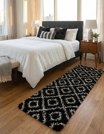 2' 7 x 10' Lattice Shag Runner Rug