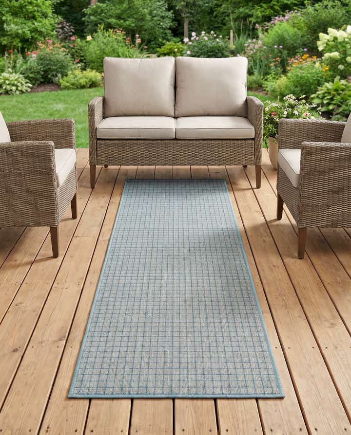 2' x 6' Easy-Clean Checkered Indoor / Outdoor Runner Rug