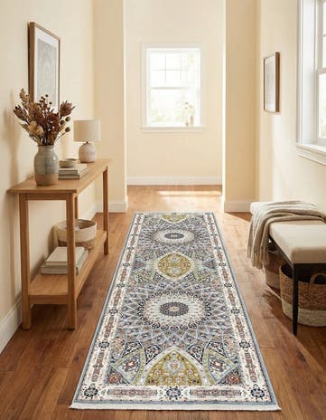 2' 7 x 9' Nain Design Runner Rug