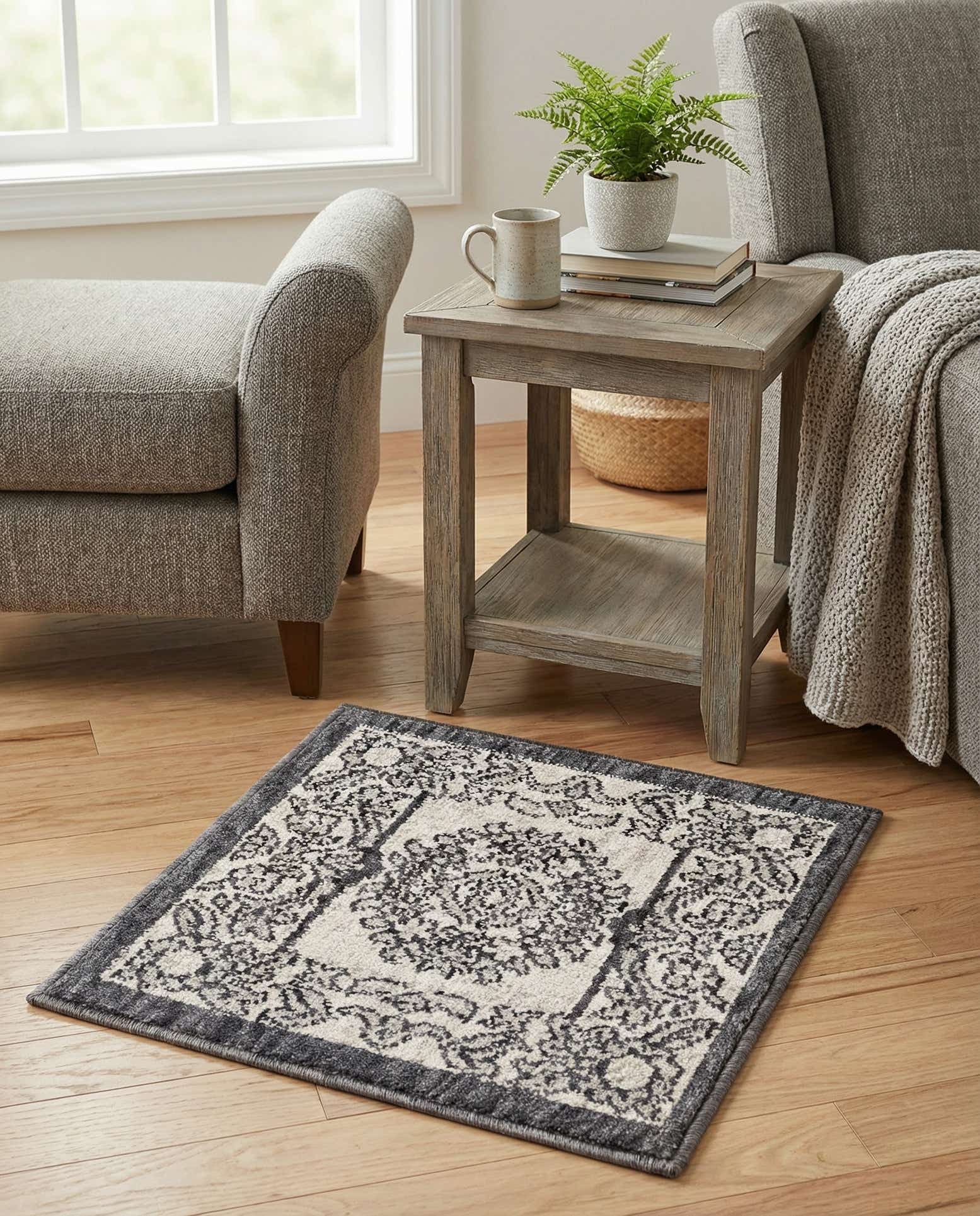1' 4 x 1' 4 Eco Traditional Sample Rug