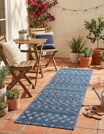 2' x 6' Easy-Clean Trellis Textured Indoor / Outdoor Runner Rug