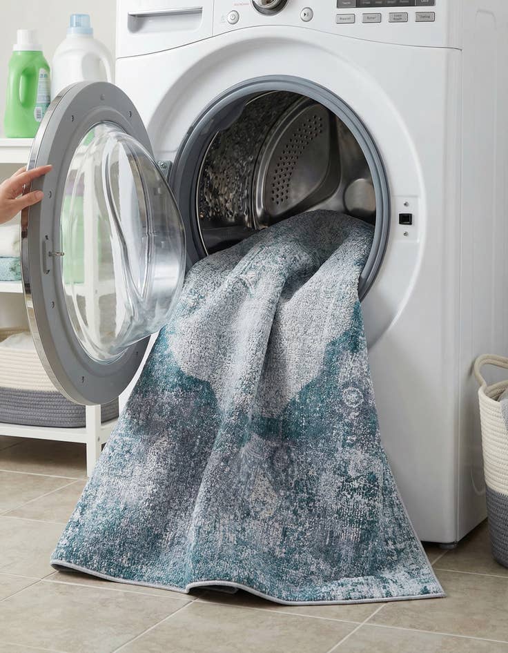 Detail image of 7' 10 x 7' 10  Washable Yara Square Rug