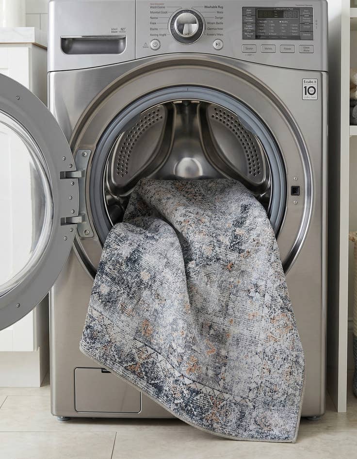 Detail image of 5' x 8' Yara Rug