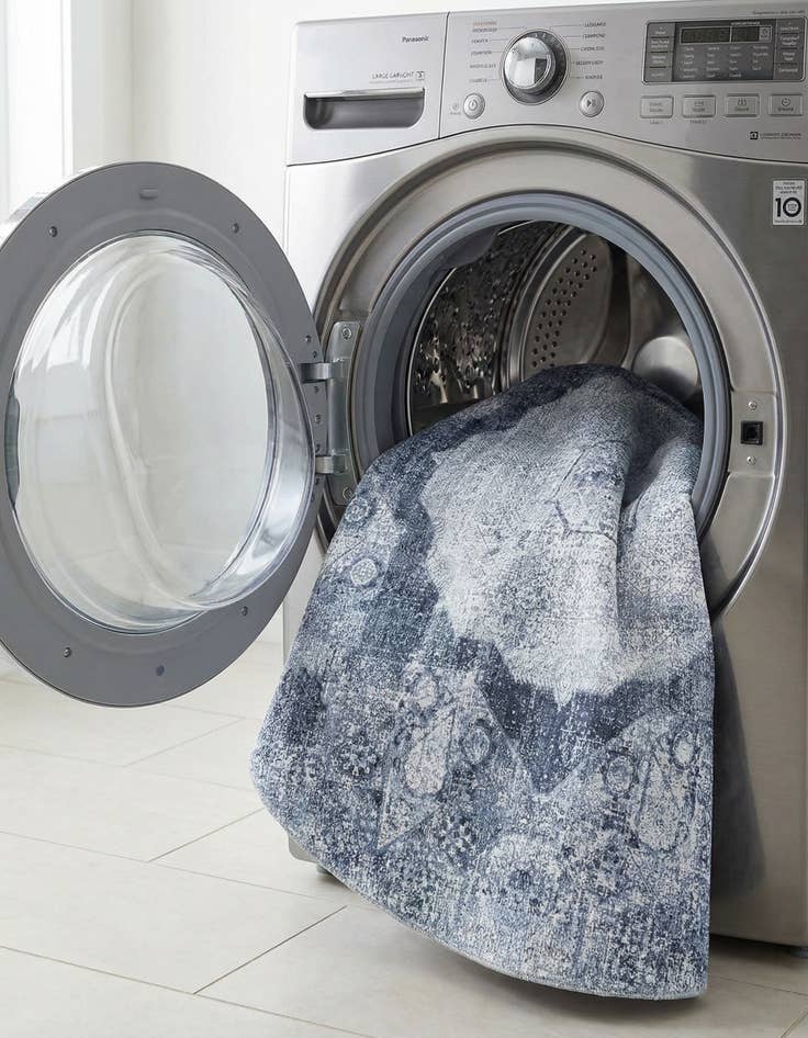 Detail image of 6' x 6'  Washable Yara Round Rug