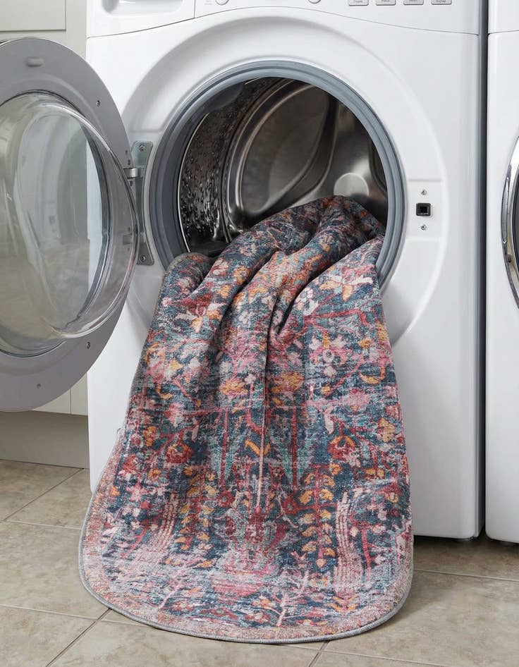 Detail image of 5' 3 x 8'  Washable Maahru Oval Rug