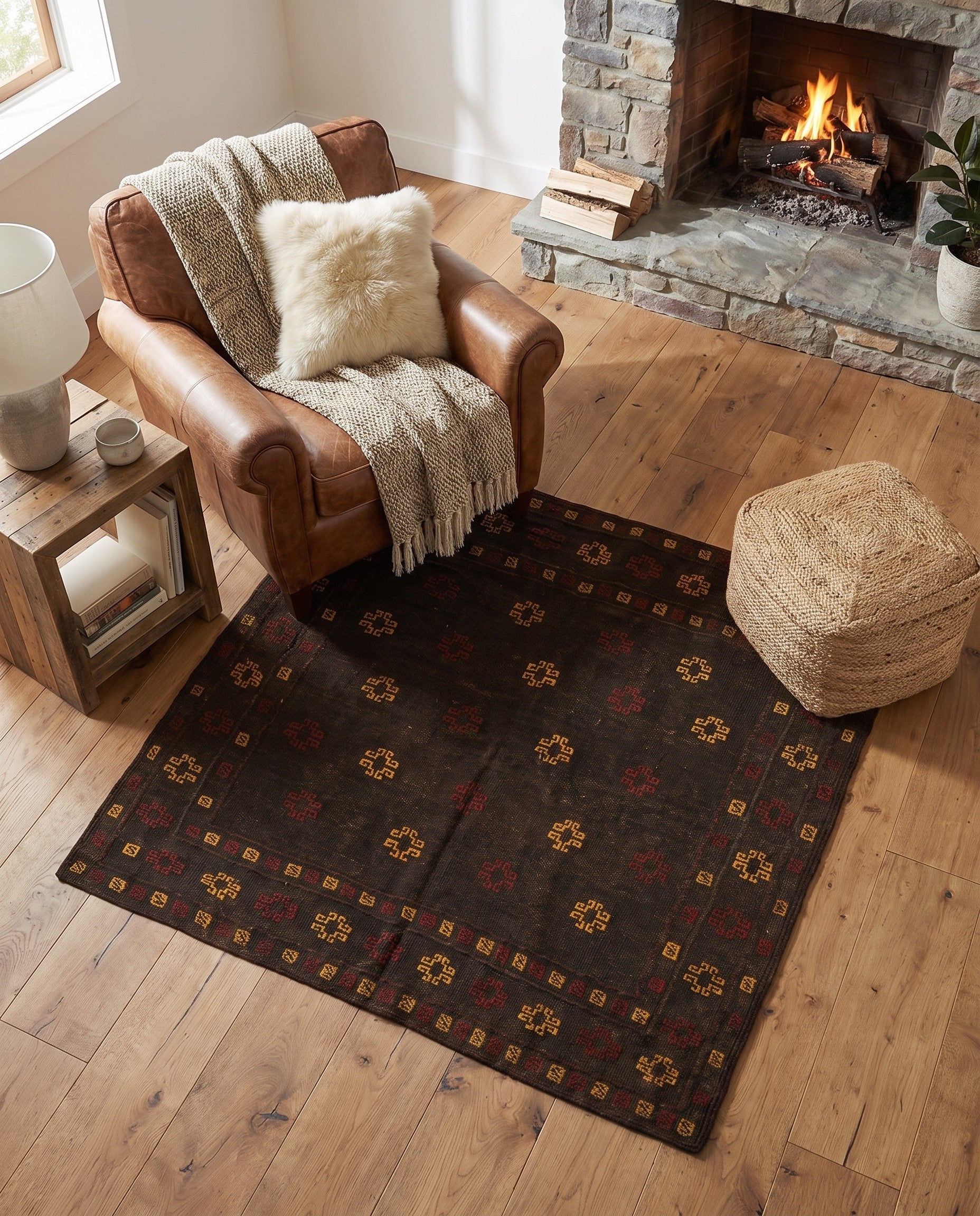 4' 2 x 4' 2 Hand Knotted Sumak Wool Square Rug