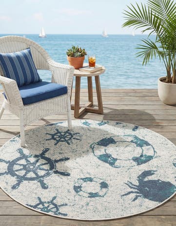 Ivory Easy-Clean Coastal Indoor / Outdoor Round Rug