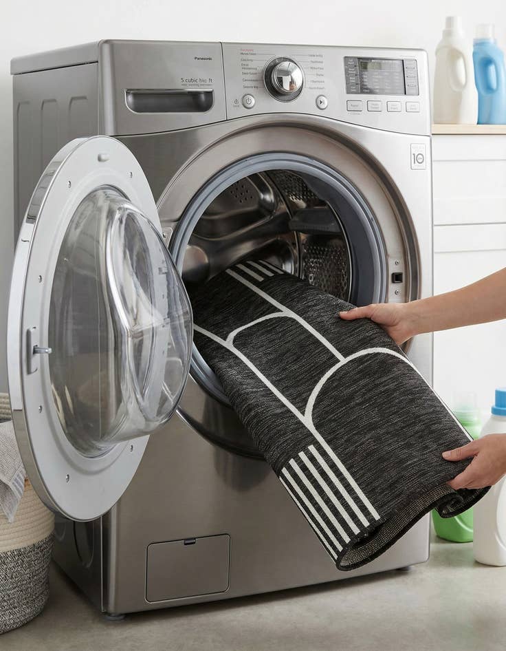 Detail image of  6' x 9'  Washable Modern Indoor / Outdoor Rug