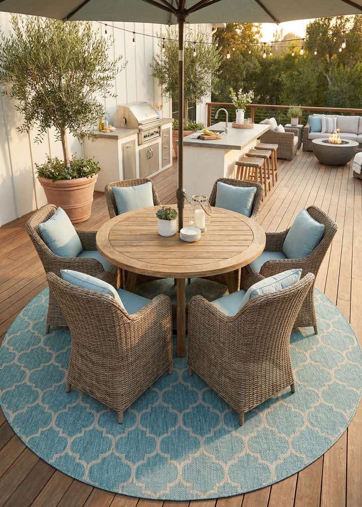 13' x 13' Easy-Clean Trellis Indoor / Outdoor Round Rug