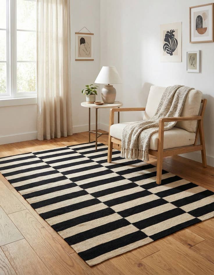 Detail image of 3' 3 x 4' 8  Hand Woven Kilim Modern Wool Rug