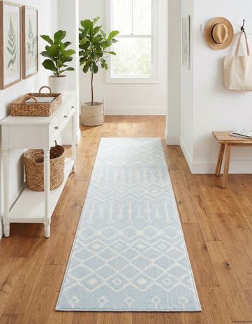 2' 6 x 8' 2 Kasbah Trellis Runner Rug