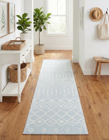 2' 6 x 8' 2 Kasbah Trellis Runner Rug