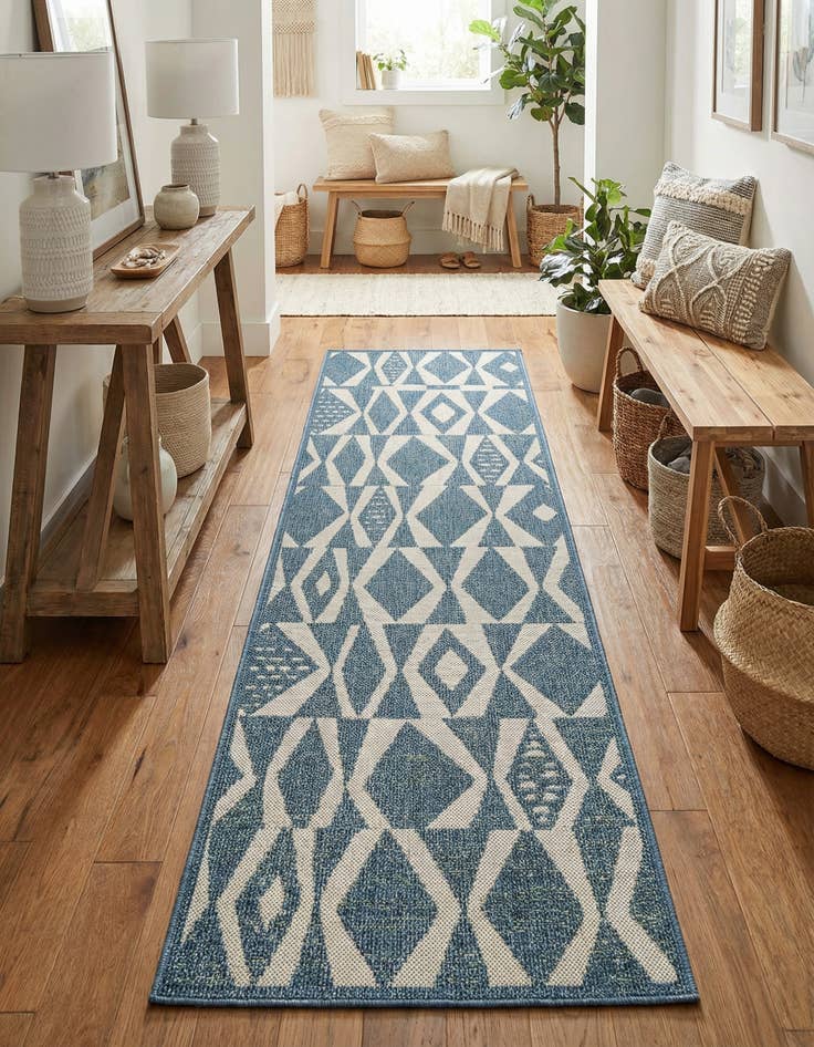 Detail image of 2' 7 x 10'  Washable Baja Indoor / Outdoor Runner Rug