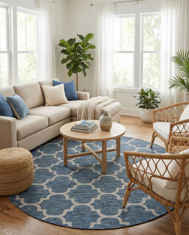 7' 10 x 7' 10 Easy-Clean Lattice Indoor / Outdoor Round Rug