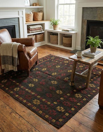 4' 2 x 4' 3 Hand Knotted Sumak Wool Square Rug