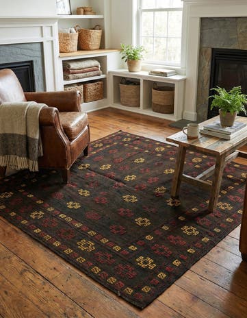 4' 2 x 4' 3 Hand Knotted Sumak Wool Square Rug
