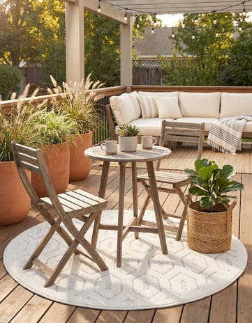 Ivory Easy-Clean Trellis Textured Indoor / Outdoor Round Rug