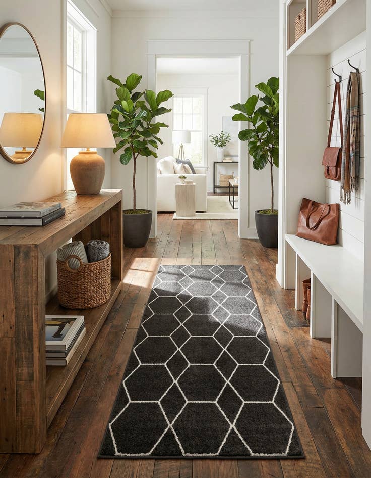 Detail image of 3' 2 x 6' 6 Trellis Frieze Runner Rug