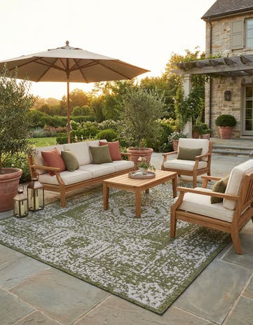 10' x 13' Easy-Clean Traditional Indoor / Outdoor Rug