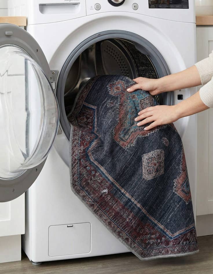 Detail image of  5' 3 x 5' 3  Washable Sisu Octagon Rug