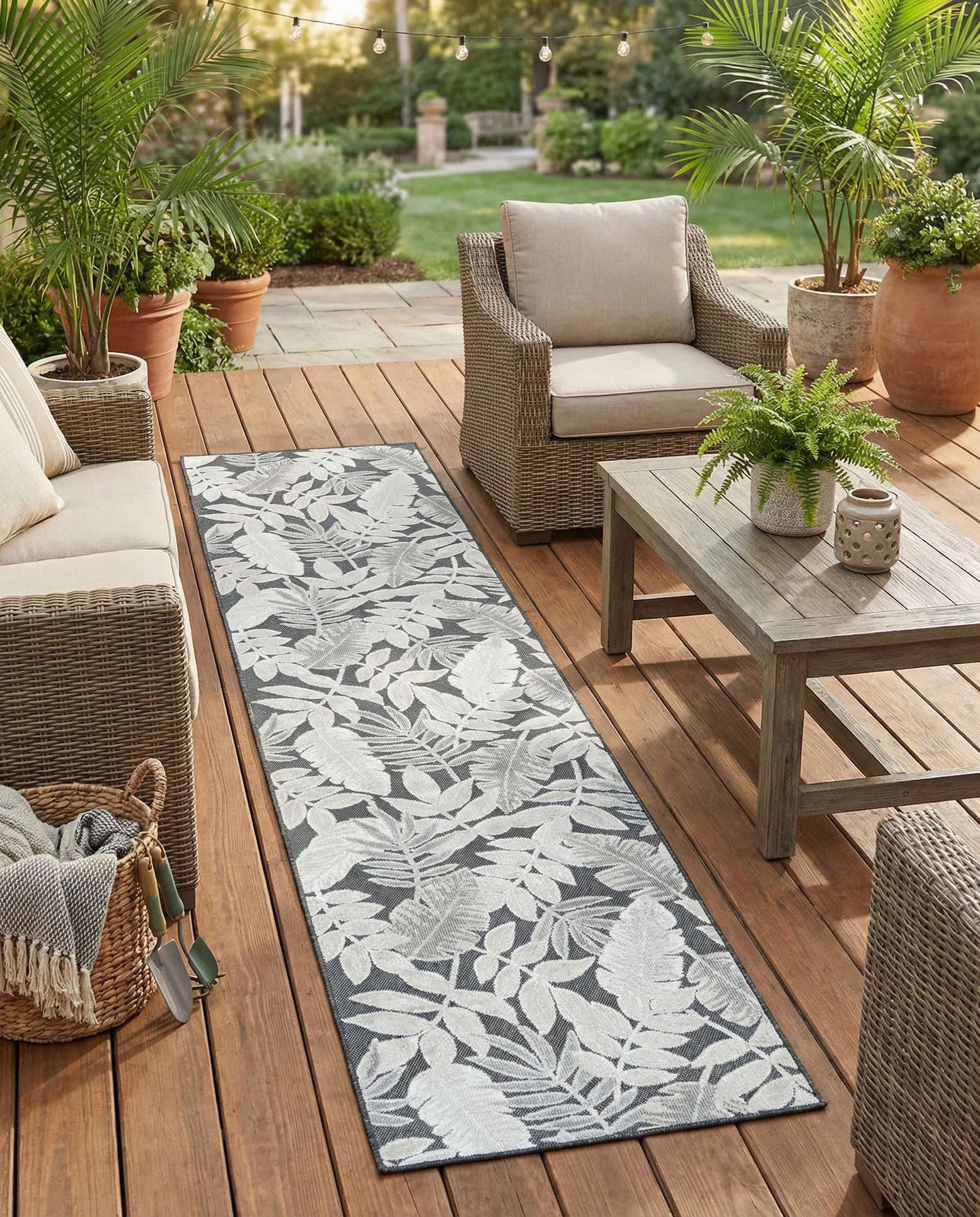2' 7 x 12' Easy-Clean Botanical Indoor / Outdoor Runner Rug