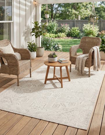 6' x 9' Easy-Clean Aztec Indoor / Outdoor Rug
