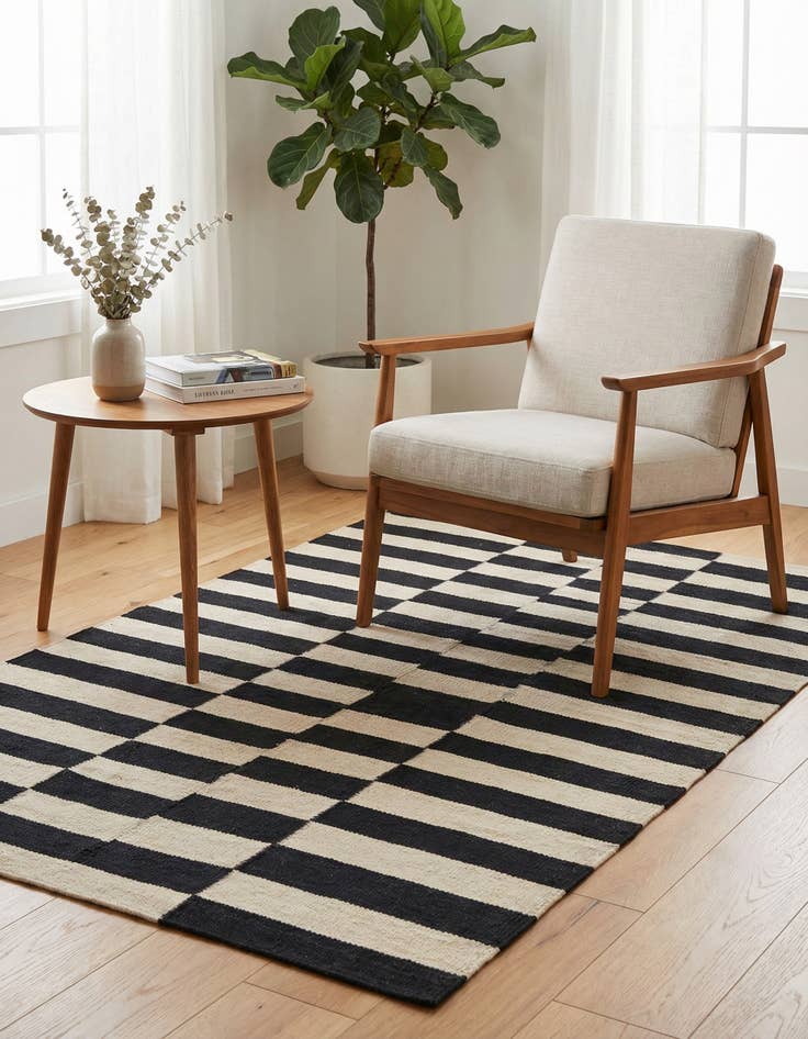 Detail image of 3' 3 x 4' 10  Hand Woven Kilim Modern Wool Rug