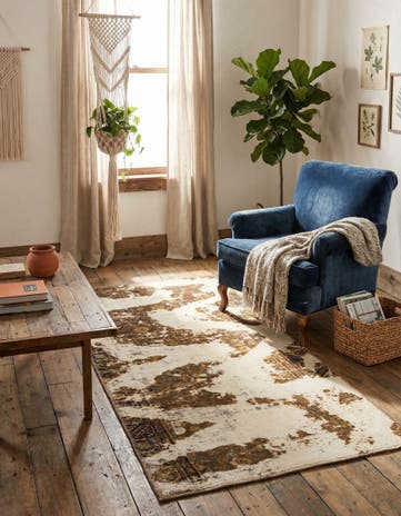 2' 9 x 5' 9 Hand Knotted Ultra Vintage Persian Wool Rug