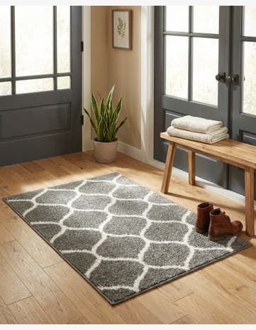 Dark Gray Lattice Frieze Rug